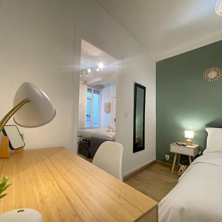 Tristan De Yourhosthelper Apartment